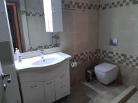 A bathroom at Déjà Blue