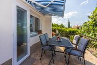 Balkón alebo terasa v ubytovaní Apartmani Azur