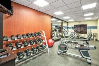Hampton Inn Detroit/Belleville-Airport Areaにあるフィットネスセンターまたはフィットネス設備