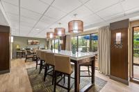 Hampton Inn Miami-Airport Westにあるレストランまたは飲食店