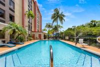 Hampton Inn Miami-Airport Westの敷地内または近くにあるプール