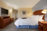 Hampton Inn Miami-Airport Westにあるベッド
