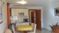 Kuchyň nebo kuchyňský kout v ubytování Apartment & Room Angerona