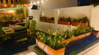 Reštaurácia alebo iné gastronomické zariadenie v ubytovaní Apartamento con Terraza,a 100m playa Costilla y Frente al Castillo
