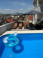 Bazén v ubytovaní Villa Milena-with a pool alebo v jeho blízkosti