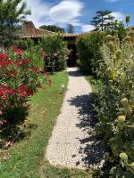 Ogród w obiekcie Gîte La loge 142 route de CARPENTRAS 84210 VENASQUE