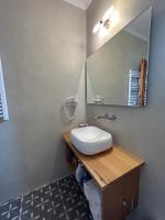 Kúpeľňa v ubytovaní Διαμέρισμα 4 ατόμων-Cozy Family apartment close to the most beautiful beaches