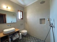 Kúpeľňa v ubytovaní Διαμέρισμα 4 ατόμων-Cozy Family apartment close to the most beautiful beaches