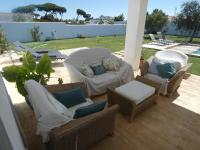 Posedenie v ubytovaní Villa Olivia con Piscina, Jardin y Parking