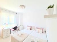 Posteľ alebo postele v izbe v ubytovaní Apartamento 3 dormitorios Malaga (Teatinos)