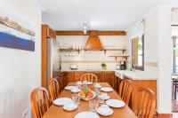 Kuchyň nebo kuchyňský kout v ubytování MEDANO4YOU Tejita Beach Cottage