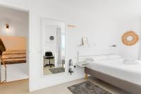 Posteľ alebo postele v izbe v ubytovaní MEDANO4YOU Surfers Paradise Beachfront Home