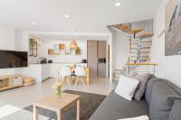 Kuchyňa alebo kuchynka v ubytovaní MEDANO4YOU Surfers Paradise Beachfront Home