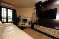 Telewizja i/lub zestaw kina domowego w obiekcie Apartments Villa Markiz
