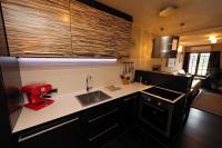 Kuchnia lub aneks kuchenny w obiekcie Apartments Villa Markiz