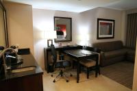 Embassy Suites Ontario - Airportにあるシーティングエリア