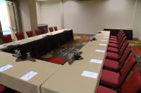 Embassy Suites Ontario - Airportにあるビジネスエリアまたは会議室