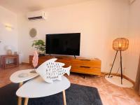 TV a/nebo společenská místnost v ubytování Brisa Marina by Sun & Sea Homes