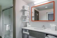 Ein Badezimmer in der Unterkunft Hampton Inn &amp; Suites Glenarden&#47;Washington DC