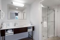 Hampton Inn & Suites West Melbourne-Palm Bay Roadにあるバスルーム