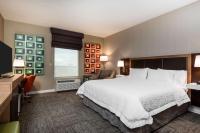 Hampton Inn & Suites West Melbourne-Palm Bay Roadにあるベッド
