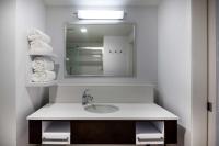 Hampton Inn & Suites West Melbourne-Palm Bay Roadにあるバスルーム
