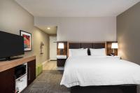 Hampton Inn & Suites West Melbourne-Palm Bay Roadにあるテレビまたはエンターテインメントセンター