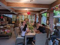 Hosté ubytování Astuti Gallery Homestay