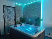 Plán poschodí v ubytovaní Évasion romantique avec jacuzzi intérieur