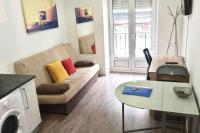 A seating area at Comodo y agradable estudio en Madrid centro A5