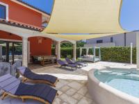 Bazén v ubytovaní Holiday Home Villa Amaii by Interhome alebo v jeho blízkosti