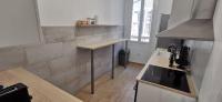 Kuchnia lub aneks kuchenny w obiekcie Appartements et studio rénovés en 2022, Intra Muros Avignon