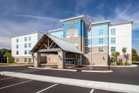 Blick auf ein Hotel mit Pavillon in der Unterkunft Homewood Suites By Hilton Myrtle Beach Coastal Grand Mall in Myrtle Beach