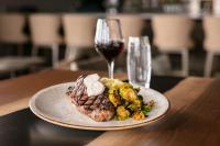 Jídlo v hotelu nebo okolí