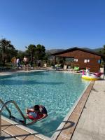 Bazén v ubytovaní Agriturismo Il Pozzo alebo v jeho blízkosti