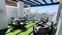 Posezení v ubytování Puerto Marina luxury apartment with sea views