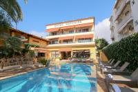 Bazén v ubytování Hotel restaurant Ceferino nebo v jeho okolí