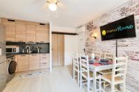 Una cocina o kitchenette en Residence Saint-Raphael Valescure - maeva Home