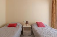 Posteľ alebo postele v izbe v ubytovaní Lovely 2 bed apt overlooking golf
