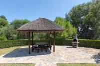 Vonkajšia záhrada v ubytovaní Lovely 2 bed apt overlooking golf