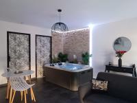 Plán poschodí v ubytovaní Évasion romantique avec jacuzzi intérieur