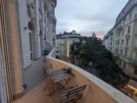 Balkón alebo terasa v ubytovaní Prime Downtown Budapest Luxury Condo, Private Spa, Home Cinema, Patio