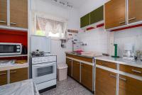 Kuchyňa alebo kuchynka v ubytovaní Family friendly apartments with a swimming pool Novi Vinodolski - 2419