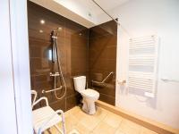 Łazienka w obiekcie Studio cosy avec piscine, WiFi et parking - FR-1-165B-41
