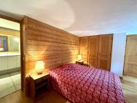 Una cama o camas en una habitaci&oacute;n de Appartement La Clusaz, 4 pi&egrave;ces, 8 personnes - FR-1-437-104