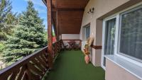 Balkón alebo terasa v ubytovaní Virágos Apartman Balatonszemes