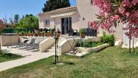 Ogród w obiekcie Villa avec plage à pied et grande piscine