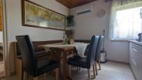 Posedenie v ubytovaní Virágos Apartman Balatonszemes