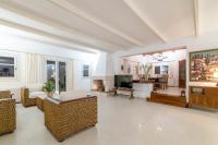 Część wypoczynkowa w obiekcie Villa Verdi - Your Family Oasis!