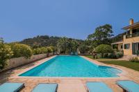 Basen w obiekcie Villa Verdi - Your Family Oasis! lub w pobliżu
